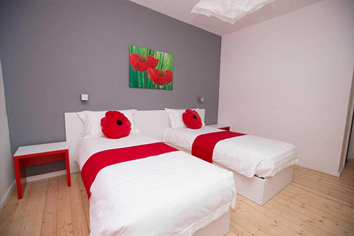 TWIN-ROOM